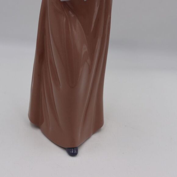 Lladro 5007 Bashful Girl in Pink Dress with Hat Figurine Statuette - Picture 11 of 12